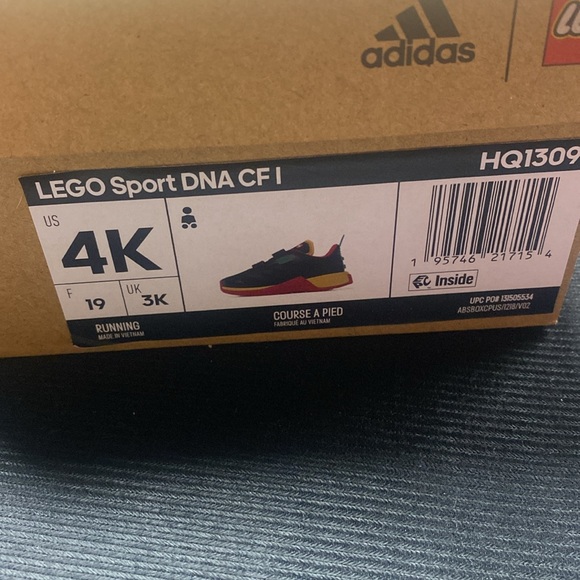 Infant addidas Lego edition sneakers - Picture 8 of 8
